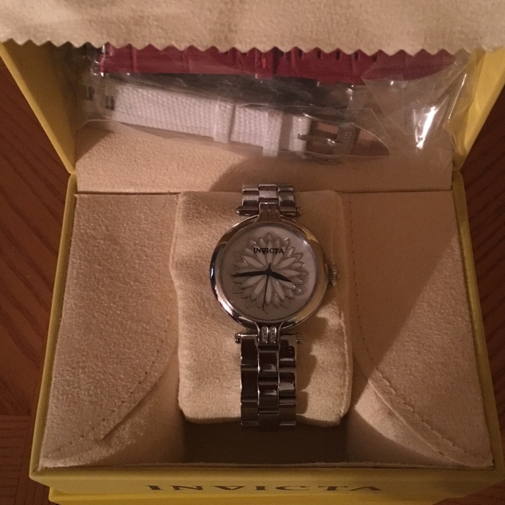 Invicta Women’s Lotus Infinity Bracelet Watch